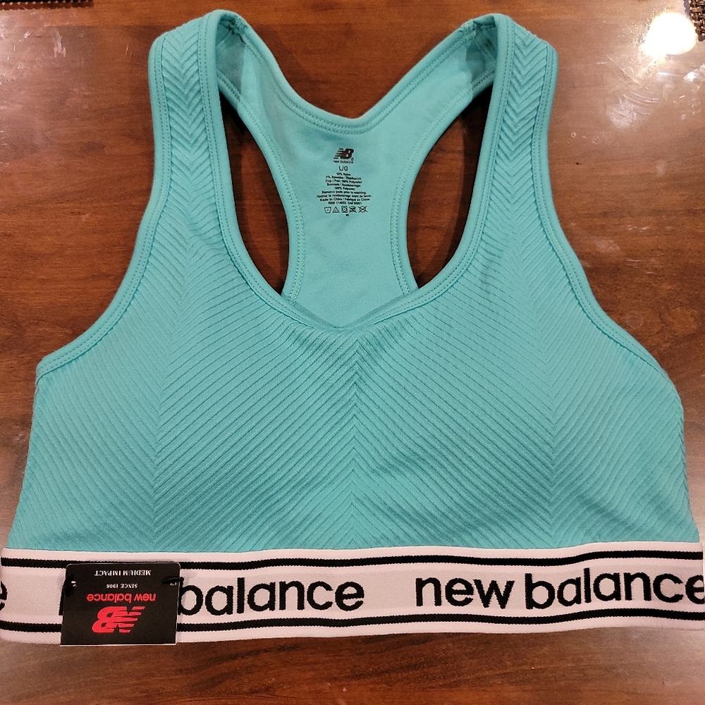 BNWT New Balance Medium Impact Sports Bra in Large